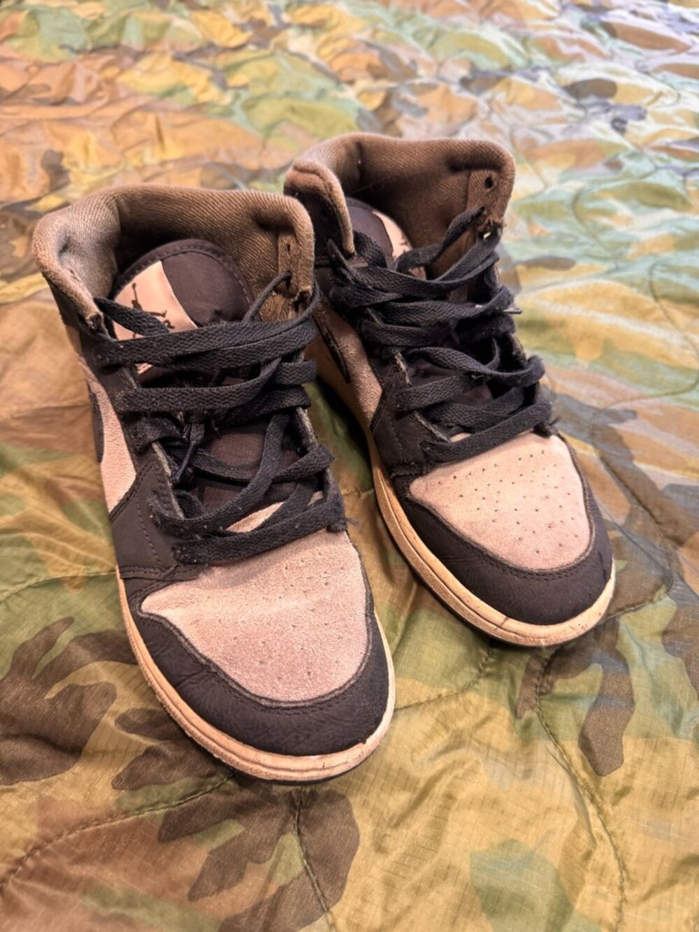 Air Jordan 1 Mid Palomino Sneakers - Women's 7.5 - Picture 3 of 6